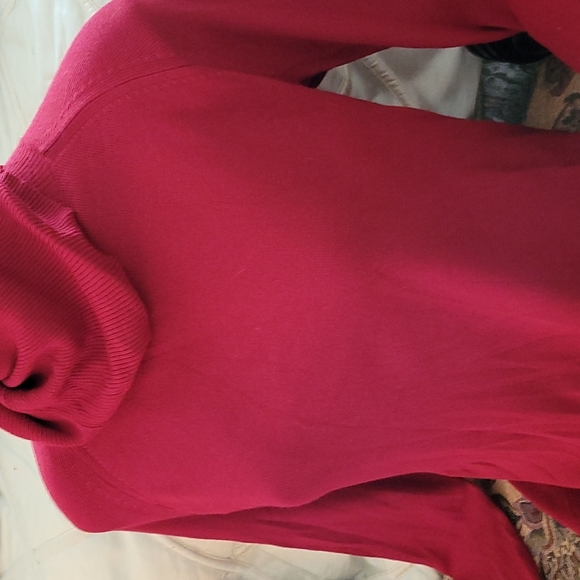 Sweater - Picture 2 of 9